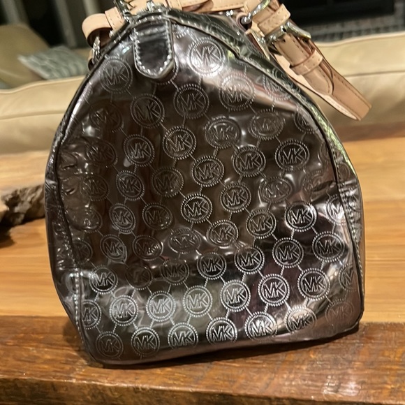 Michael Kores purse - Picture 5 of 8